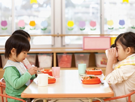 七里めぐみ保育園のびのびと健やかに育てる