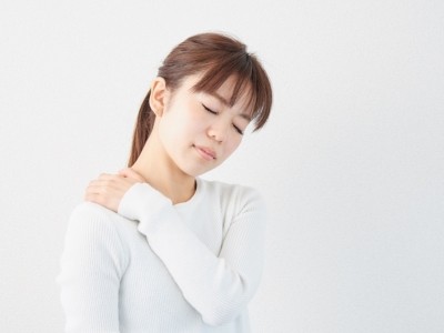 バックで肩がこる