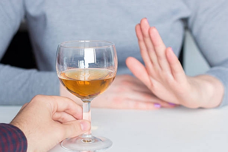 授乳中のアルコールはダメ
