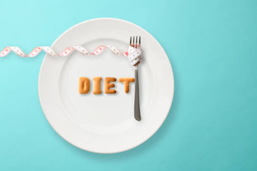 無理なダイエットは筋肉と骨を減らす