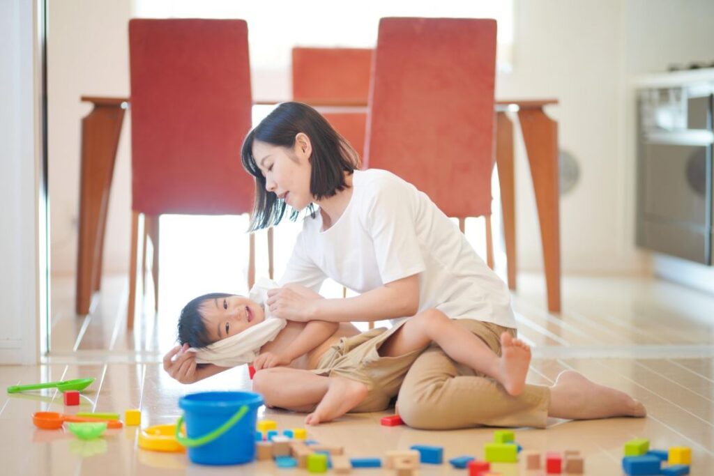 育児に忙しい女性